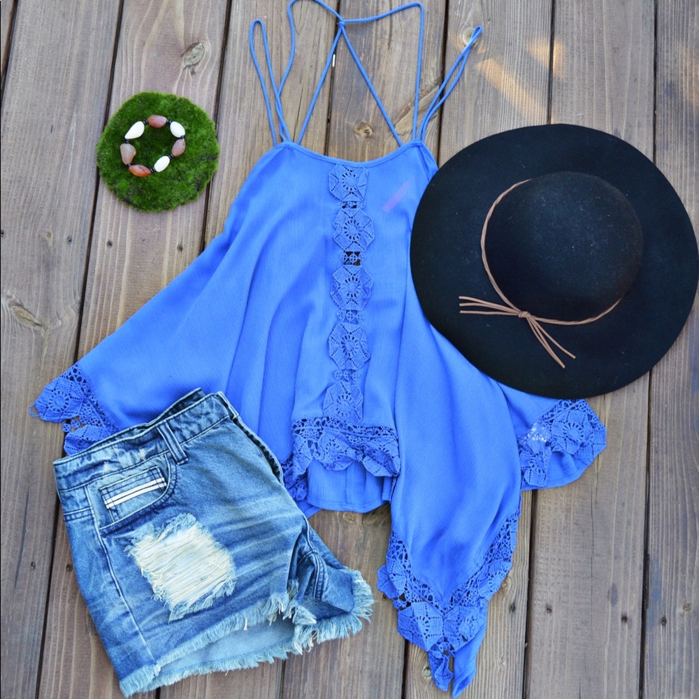 Boutique Summer Breeze Sleeveless Lace Blue Top