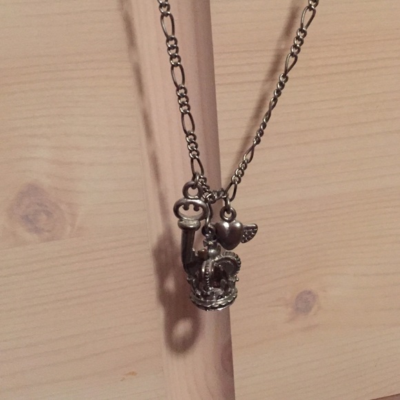Guess necklace