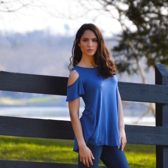 Boutique Blue Over The Moon Cold Shoulder Top - Picture 3 of 3