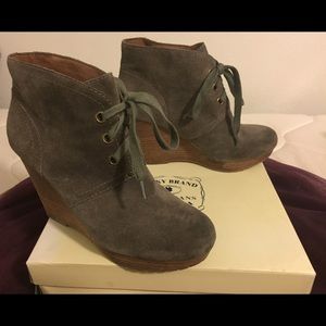 LUCKY BRAND SHOELACES BOOTIE SIZE 8.5