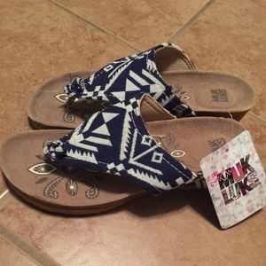 Brand new & never worn. Comfortable sandals.
