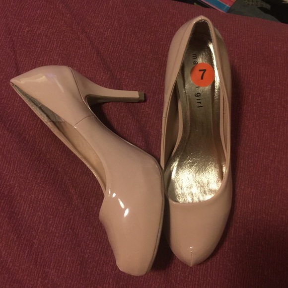 Tan heels