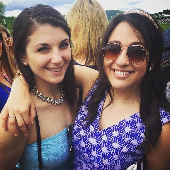 Meet your Poshers, Emily and Alana 👯 - Picture 4 of 4