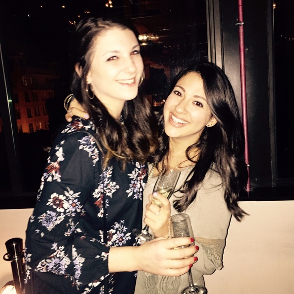 Meet your Poshers, Emily and Alana 👯 - Picture 2 of 4