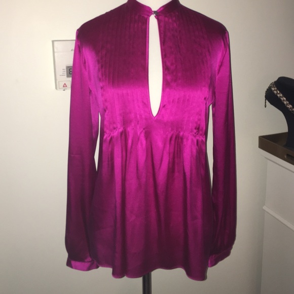 ABSOLUTELY STUNNING BLOUSE!! STYLE STEAL! GET IT!