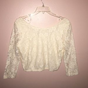 Cropped Lace quarter sleeve top cinched bottom