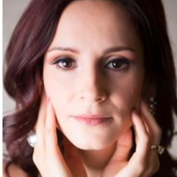 Meet your Posher, Esme - Picture 2 of 2