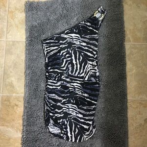 Express One-Sleeve Animal Print Top ❤️