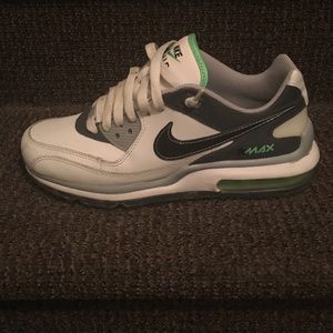 Nike air max.. great price, great shoes!