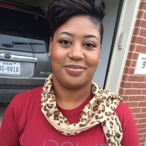 Meet your Posher, Crystal