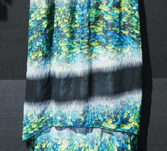 Abstract Dress - Picture 3 of 3