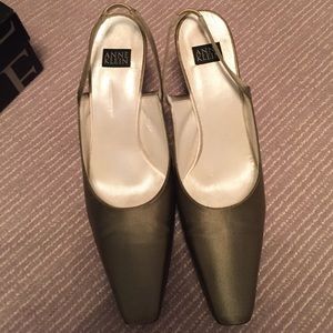 Beautiful like new ANNE KLEIN SATIN SHOES