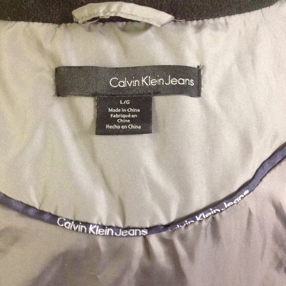 Calvin Klein Vest. - Picture 3 of 3
