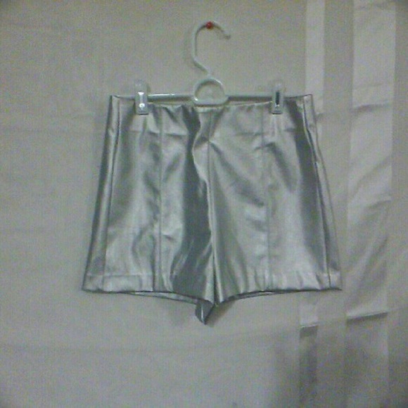 NEW Forever 21 Faux Leather High Waisted Shorts - Picture 2 of 3