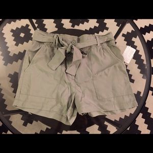 Gap light green/grey shorts