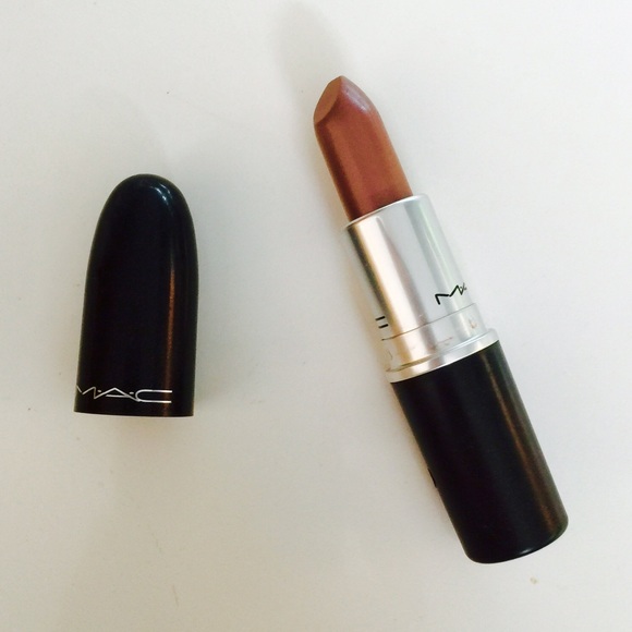 LE **NEW**  "RUSSE" LIPSTICK - Picture 2 of 3