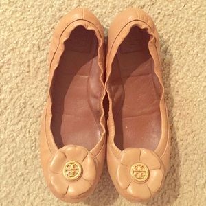 Nude Tory burch flats
