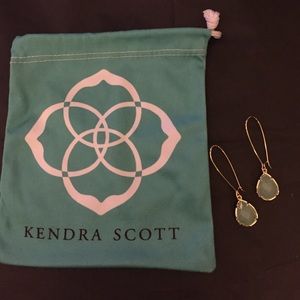 Kendra Scott Dee Earrings in Chalcedony