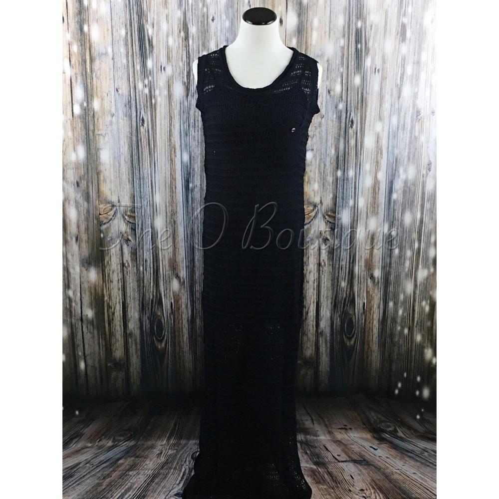 🎉CLEARANCE🎉 Blue Crochet Maxi Dress w/ Lining - Picture 3 of 3