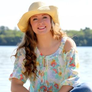 Meet your Posher, Brenna