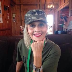 Meet your Posher, Deborah