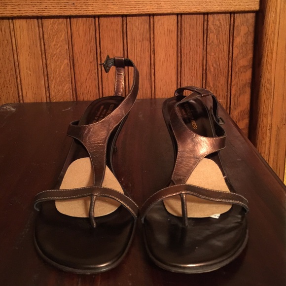 Shoe - Picture 3 of 3