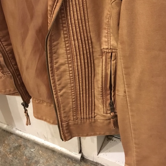 Jacket - Picture 3 of 4