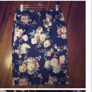 Floral pencil skirt one size small left!