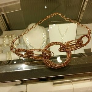 Meet your Posher, Gloria