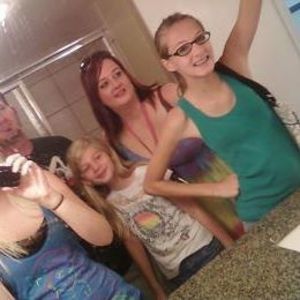 Meet your Posher, Stefanie