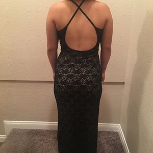 Laced long dress with open back