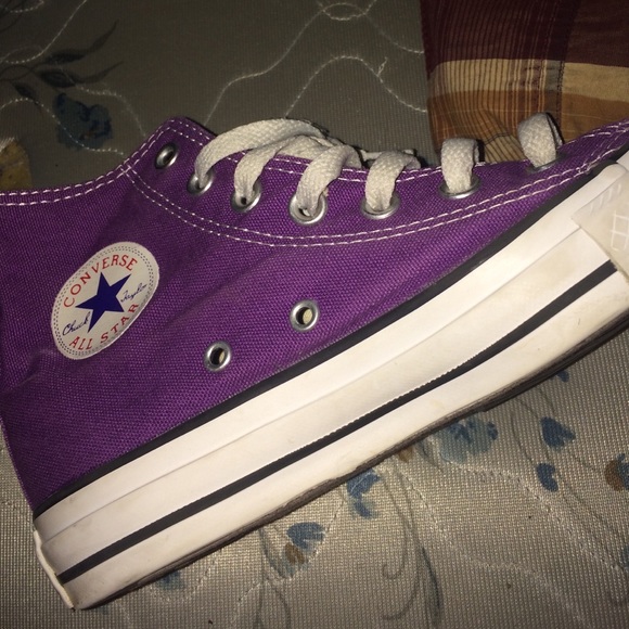 Convers Purple Size 4 Men 6 Women