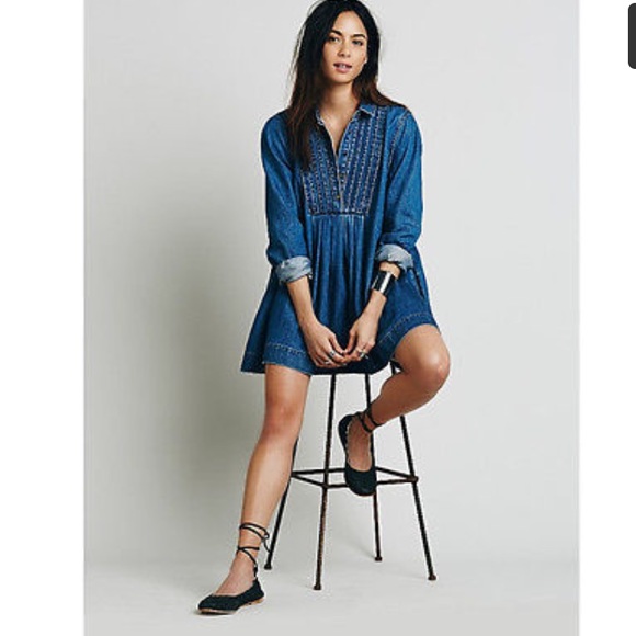 🎉HP🎉 Free people  denim tunic top - Picture 2 of 4