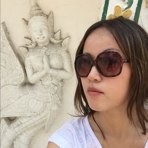 Meet your Posher, Eva