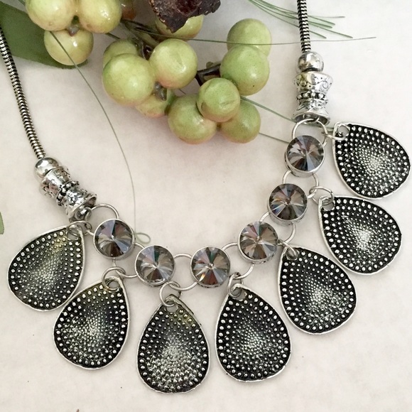 Silver Antique TearDrop Necklace - Picture 2 of 3