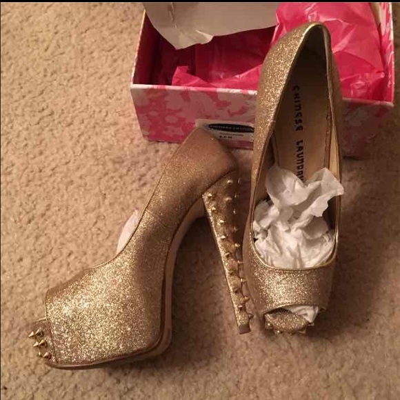 Chinese Laundry gold glittery heels