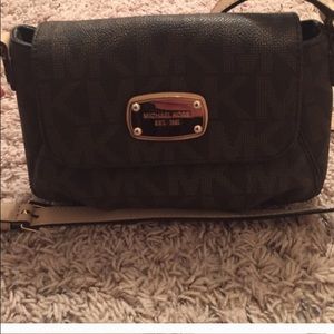 Michael kor crossbody