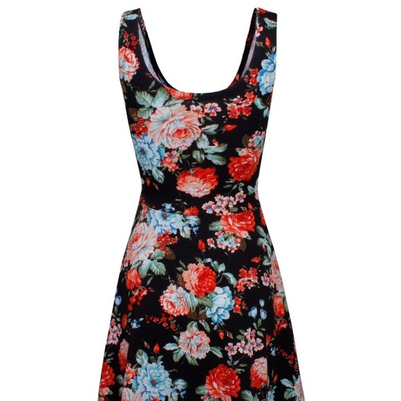 Beautiful fit  dress vibrant colors. Firm30% off 2 - Picture 2 of 4