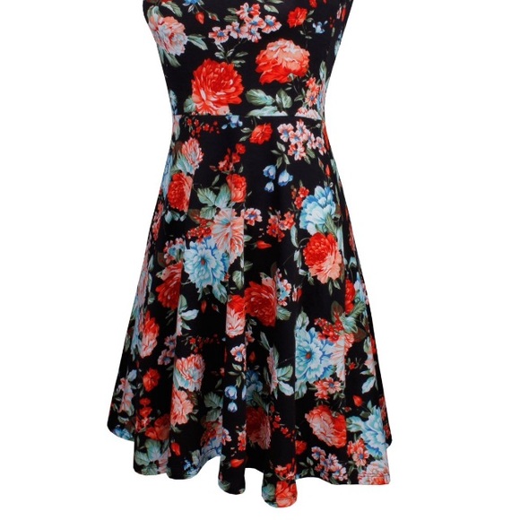 Beautiful fit  dress vibrant colors. Firm30% off 2 - Picture 3 of 4