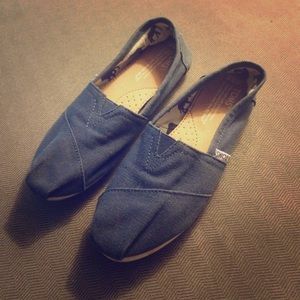 Toms