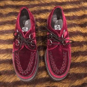 Brand new tuk shoes burgundy suede size 6