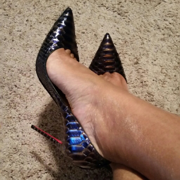***JUST SHARING*** 3 Christian Louboutin So Kate - Picture 2 of 4