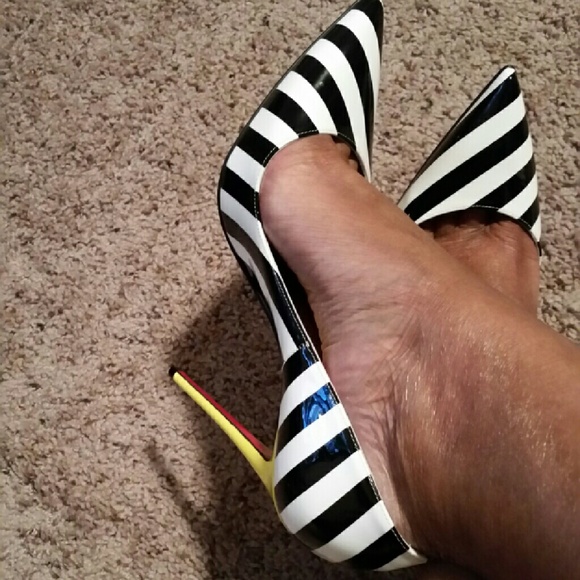 ***JUST SHARING*** 3 Christian Louboutin So Kate - Picture 4 of 4