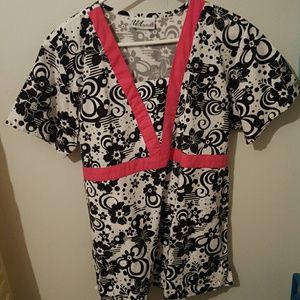 Scrub top