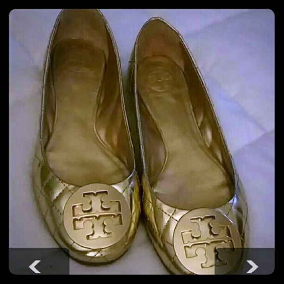 SOLD SOLD ⤵⤵Tory Burch flats