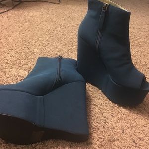 Super cute dark blue platforms!
