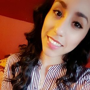 Meet your Posher, Dania