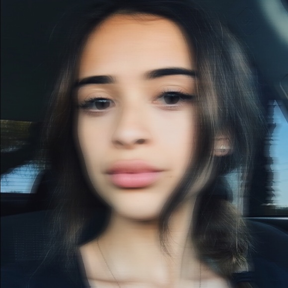 Meet your Posher, Nathalie - Picture 1 of 1