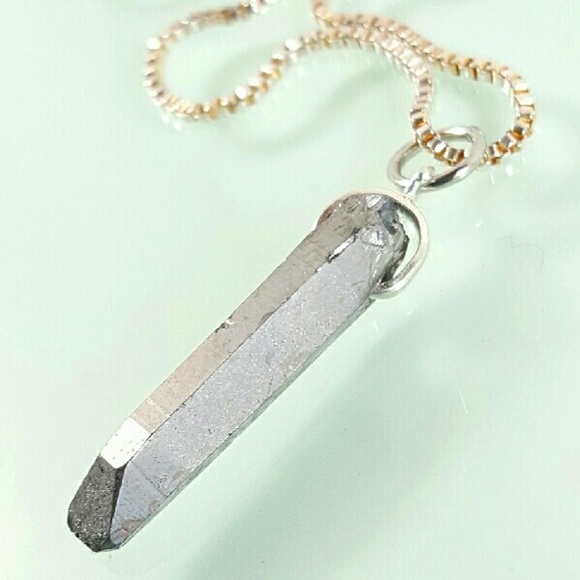 Titanium Light Gray Quartz Spike Pendant Necklace - Picture 2 of 2