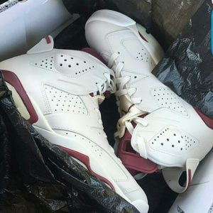 Retro Jordan Maroon 6s